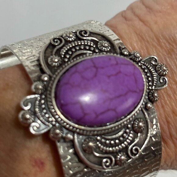 Wide Silver Cuff Bracelet Purple Stone Open Back Jewelry Intricate Metalwork - Picture 8 of 10